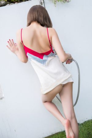 裙子里面的怪兽第一季_BD英语HD在线观看